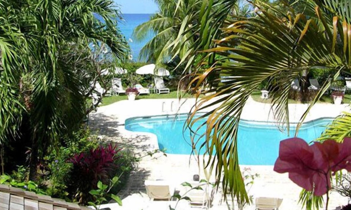 Gibbs Bay Villa | Emerald Beach 4 - Villa Plumbago Summer Promotion | Beach Front - Located in Tropical Gibbs Bay with Private Chef Services