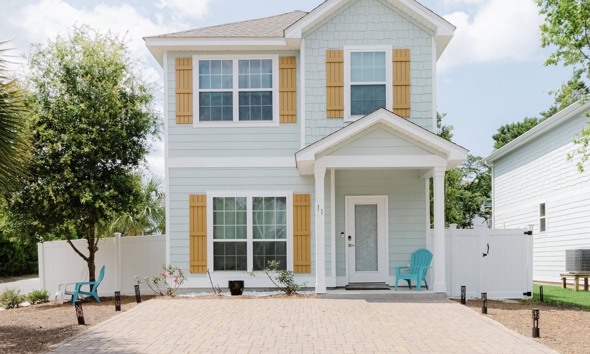West Panama City Beach Cottage | Emerald Beach Cottage, Walk to the Beach!