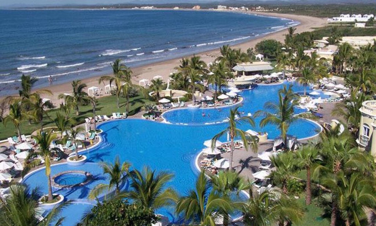 Cerritos Villa | Emerald Estates Holiday Villa–Christmas & New Year Escape with Private Pool&Spa!