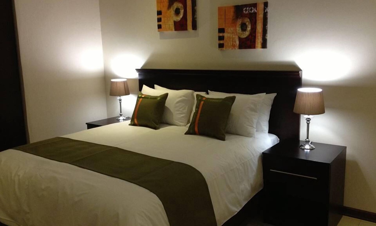 Tlokweng Hotel | Emerald Hotel