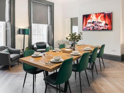 Sunderland City Centre House | Emerald - Ukc7696