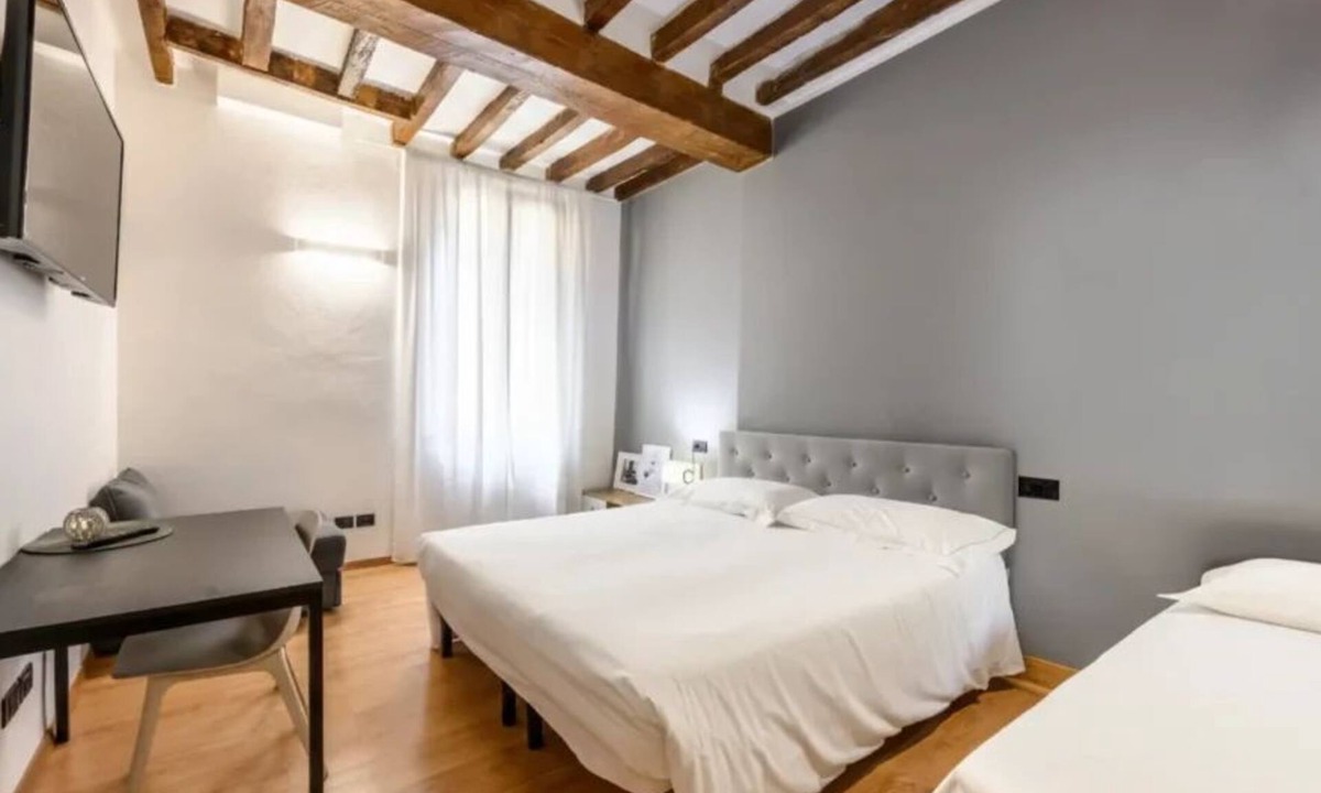 Old Town Apartment | Emilia Studios 3