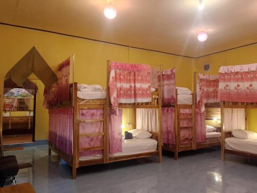 Nong Khiaw Hostel | Emily Dormitory Hostel