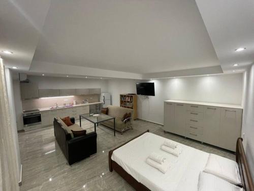 Chrysoupolis Apartment | EmilyApartments 1