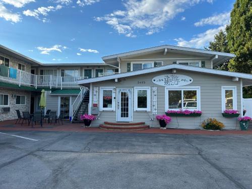 Okanagan-Similkameen Hotel | Empire Motel