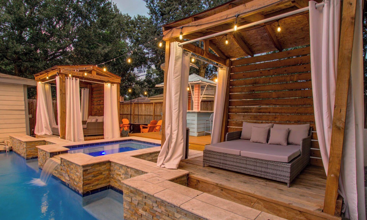 Westbury House | Empress Cabana Spa Bliss