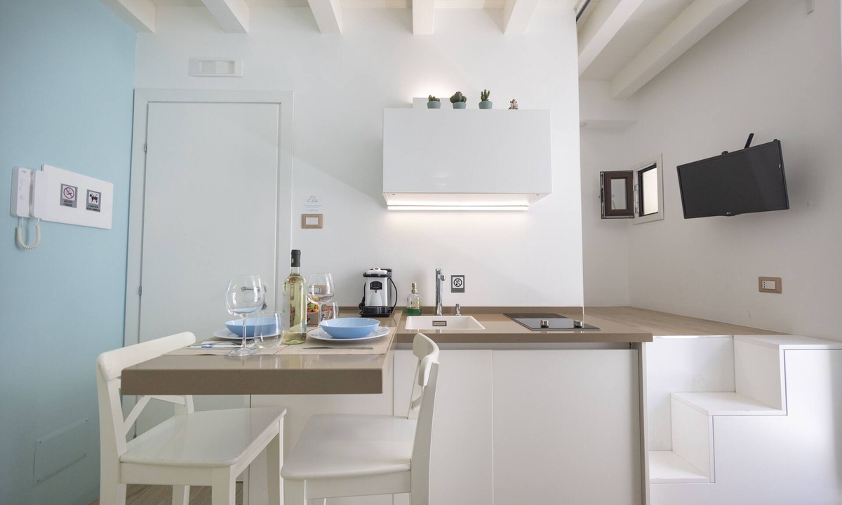 Old Town Apartment | En. suite, accommodation in the historic center of Cefalù