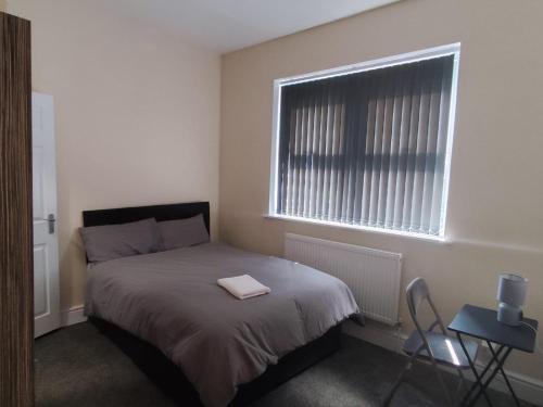 Salford House | En-Suite Double-Bedroom in the Heart of Salford Manchester CR1 Perfect for Short Stays
