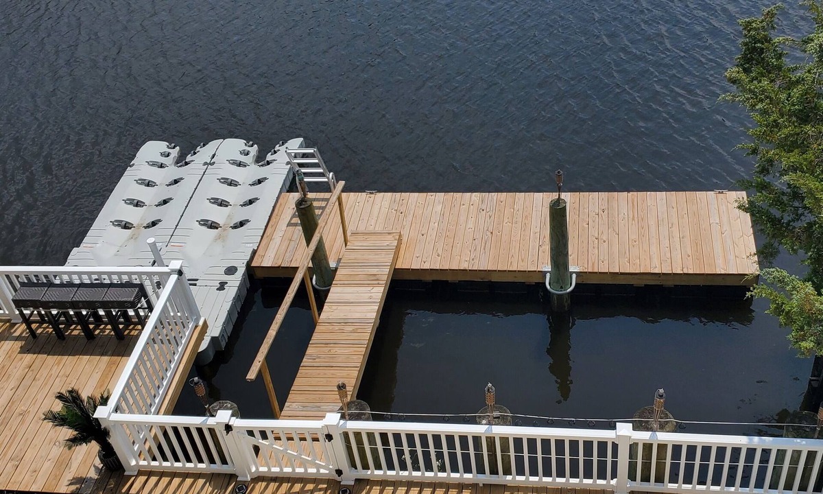 Mystic Island House | Enchanting Mystic Island Beach Home on picturesque lagoon near Jersey Shore.