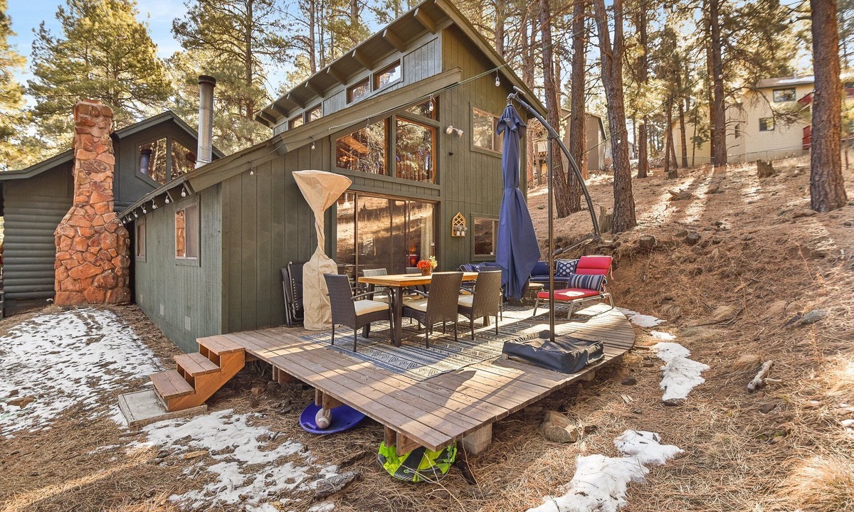 Kachina Village Cabin | Enchanted Forest | Super Cozy Cabin on 2 Acres | Sledding Hills, Tree Swing & Pool Table