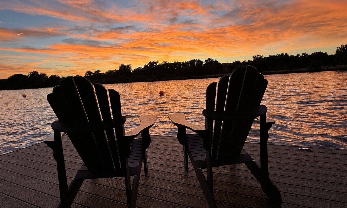 Burnet House | Enchanted Valley | Amazing Sunsets | Dock & Lift