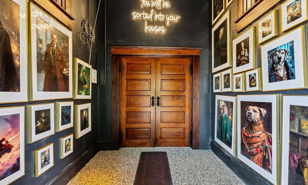 Gann House | Enchanting Castle Stay | Wizard Inspired 4BR - Sleeps 12