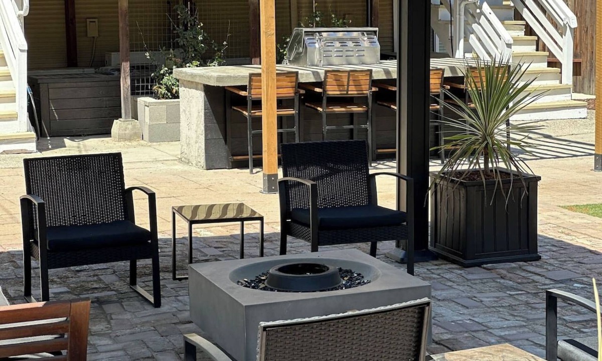 Downtown Sacramento House | Enchanting Downtown 2-Bedroom w/Gorgeous Backyard