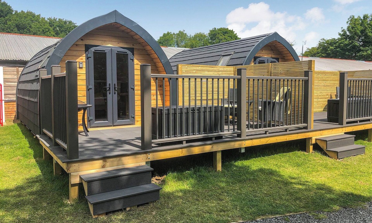 Upper Dicker Cottage | Enchanting glamping experience in East Hoathly.