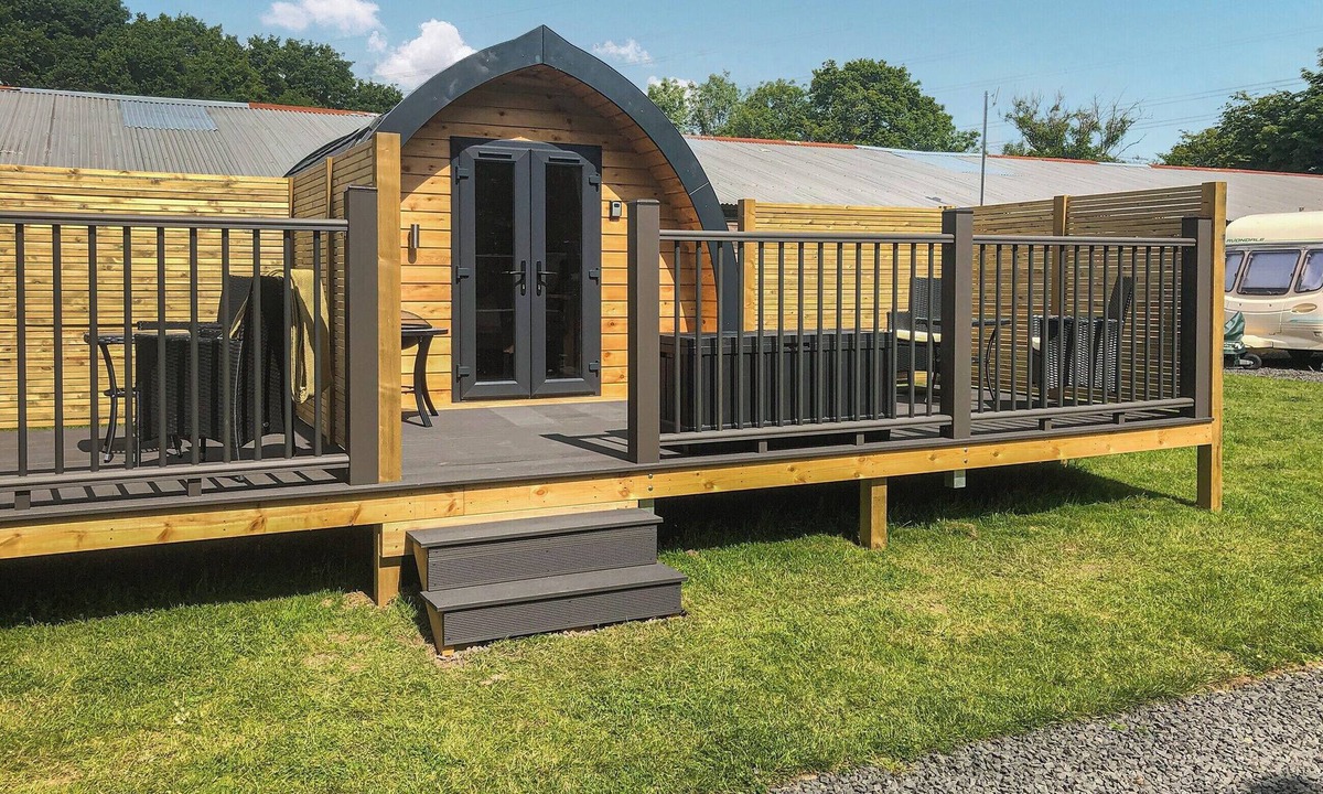 Upper Dicker Cottage | Enchanting glamping experience in East Hoathly.