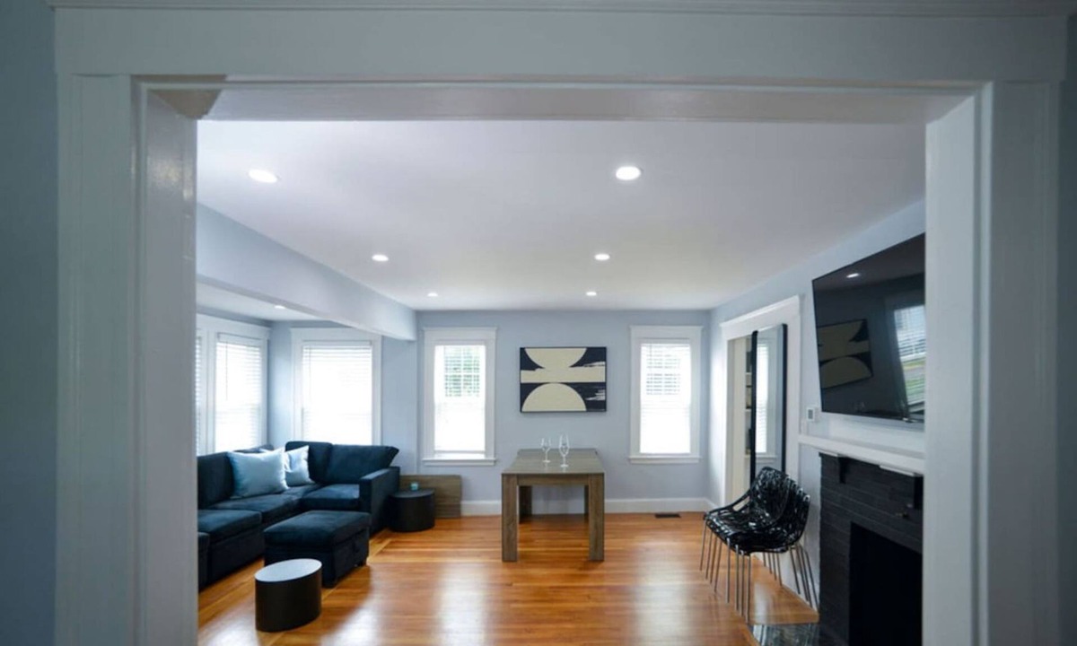 Stoneham House | Enchanting Hidden Door Escape