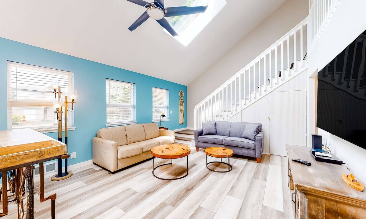 Gleneden Beach House | Enchanting home near the coast with hot tub full kitchen and washer dryer