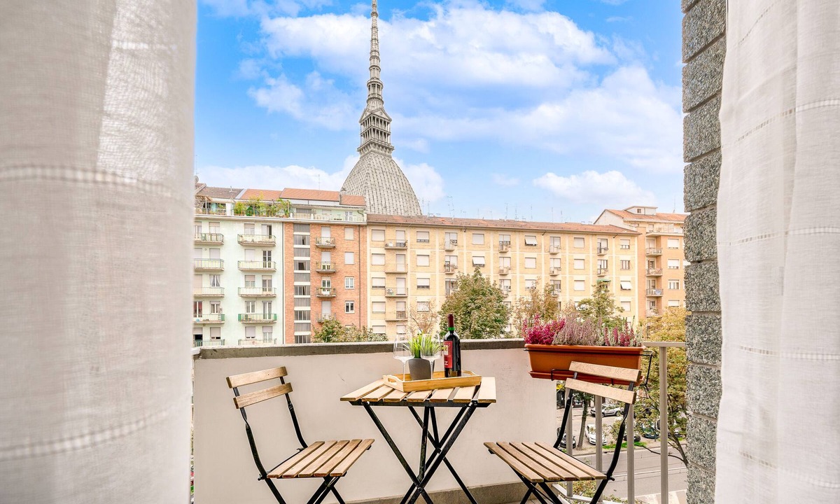 Historic Centre Apartment | [Enchanting Mole View ] Two Suites & fast Wi-Fi