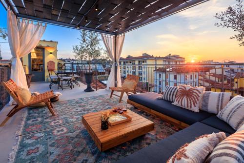 Santa Maria Novella Apartment | ENCHANTING PENTHOUSE with a breathtaking 360 degrees Panoramic View in the Heart of Florence