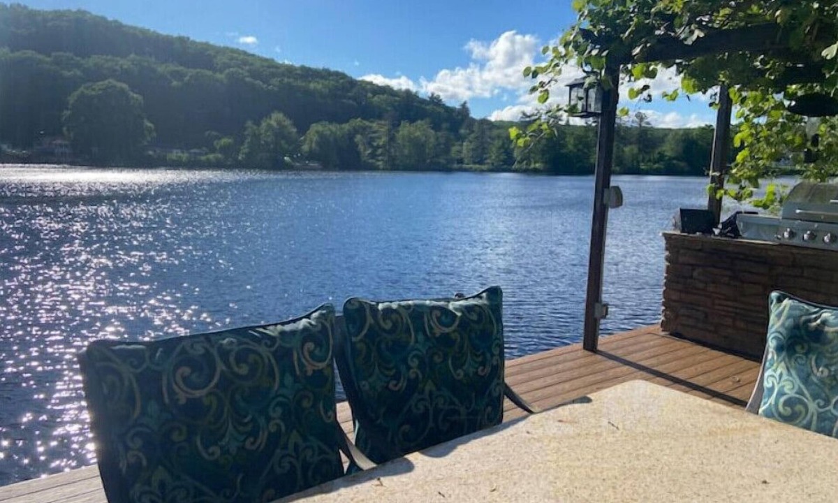 Manchester House | Enchanting, romantic and fun river getaway