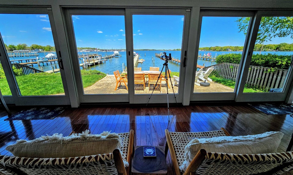 Croom Cottage | Enchanting West River Retreat