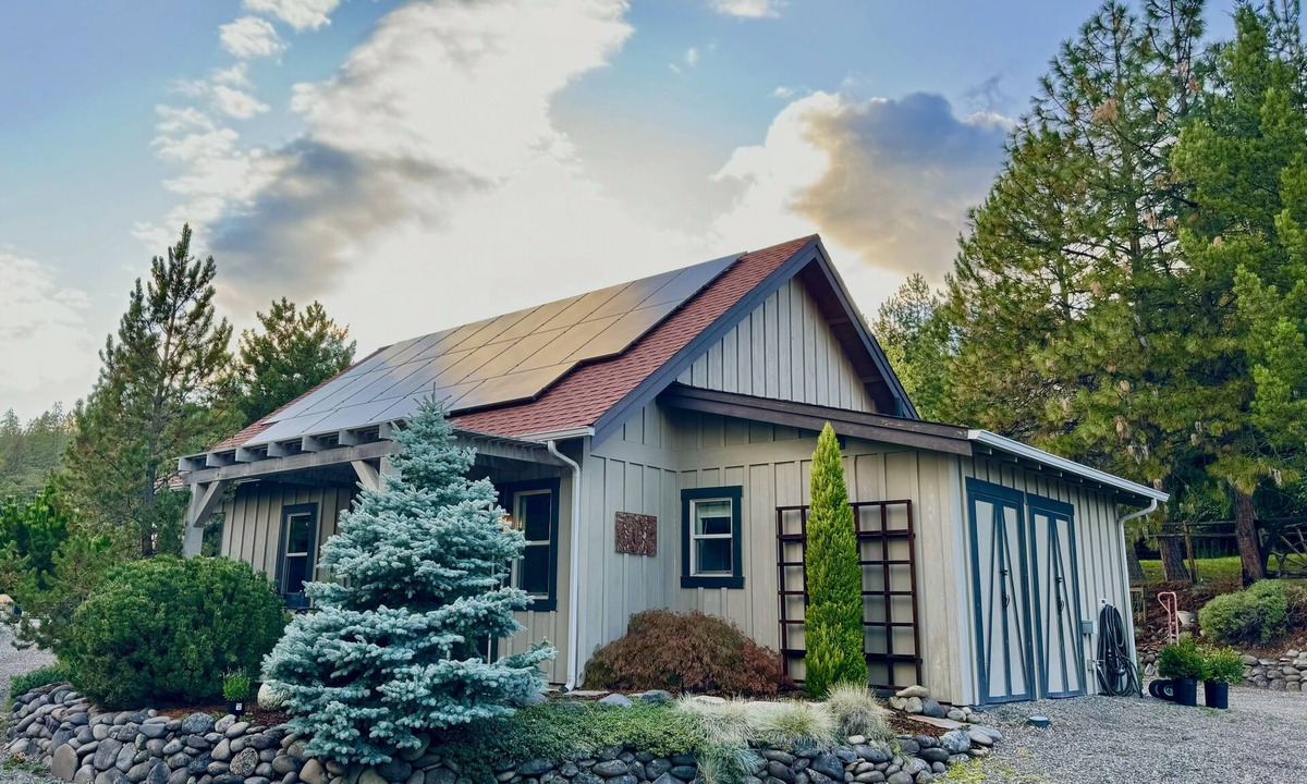 Medford Cottage | Enchanting Wine Country Cottage in the heart of Southern Oregon wine country