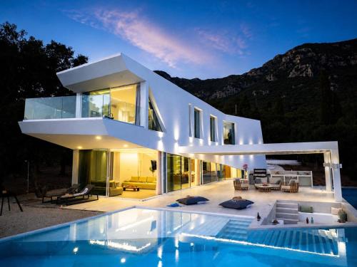 Agios Matthaios Villa | Endless Blue