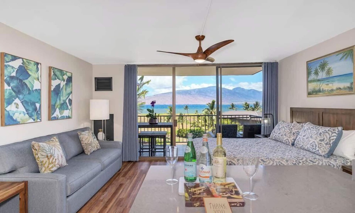 Kihei Condo | Endless & Elegant Vistas