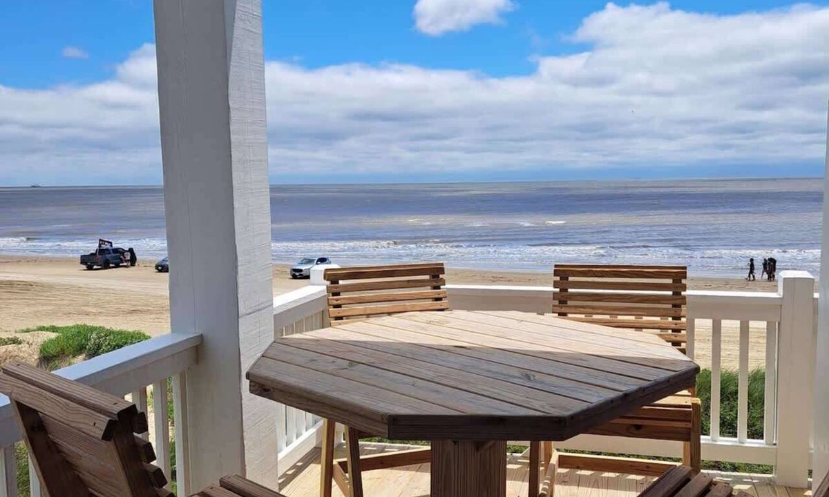 Crystal Beach House | Endless Horizons Beachfront