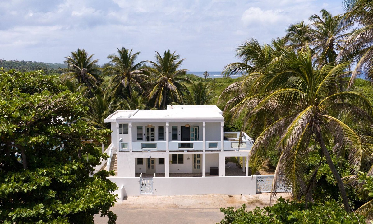 Bajura Condo | Endless Summer Beach House - Beach Access Pool