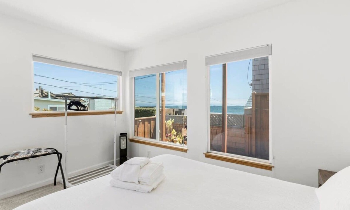 Eastside Santa Cruz House | Endless Summer Hideaway - Ocean Views & Hot Tub