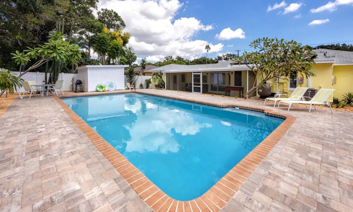 Clearwater House | Endless Summer in Clearwater-HeatedPool-Golf-Beach