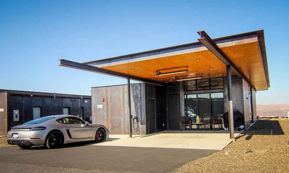 Quincy House | Endless views with easy access concerts at Gorge, Cave B Winery and SageCliffe