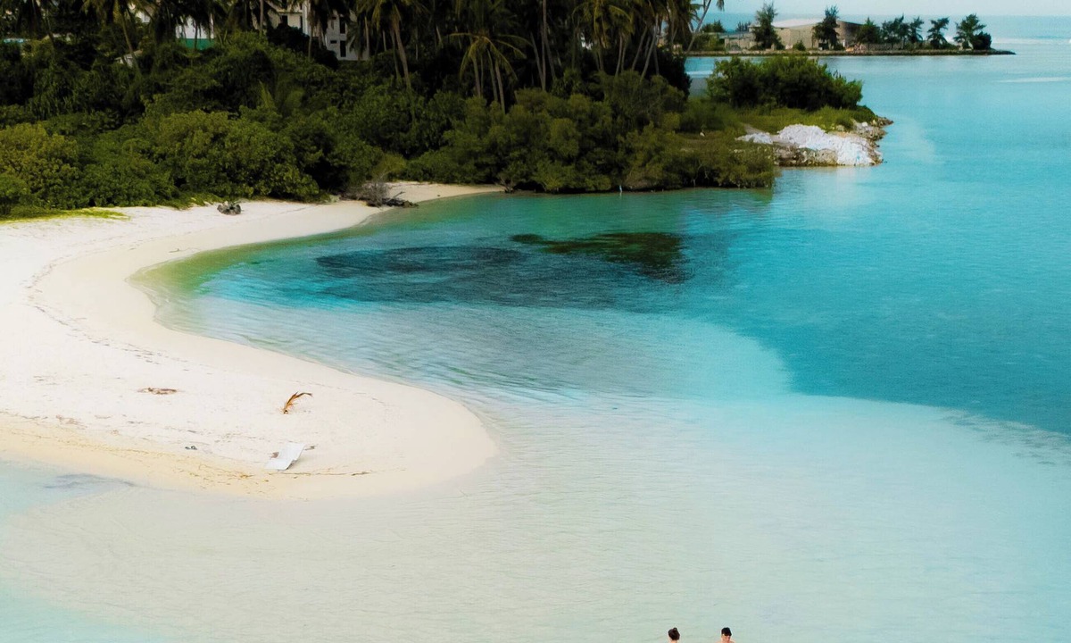 Dhiffushi Hotel | Endorphins Beach Villa