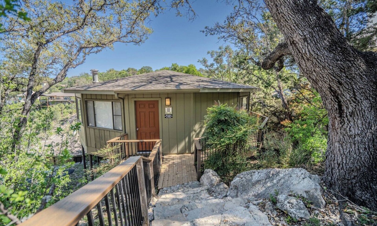Lakeway Villa | Engelman`s Daisy #11 - Elevated Treehouse with Pool & Hot Tub Access