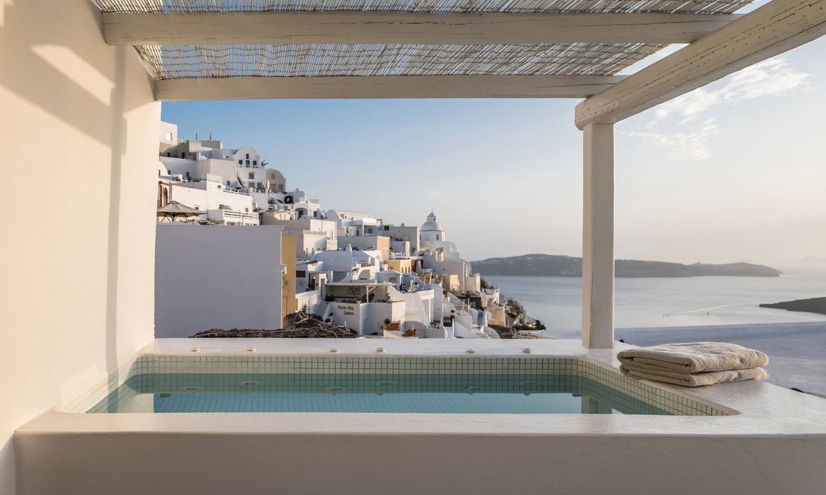 Fira Hotel | Enigma Suites