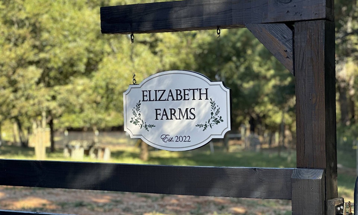Winder House | Enjoy a cozy experience at Elizabeth Farms! Close to hiking & equestrian trails.