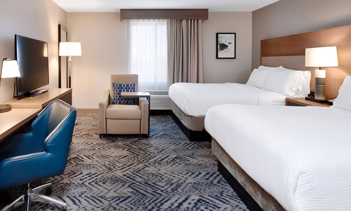 Macomb Hotel | Enjoy Convenient Location at Clean, Comfortable Suite w/Fully Equipped Kitchen