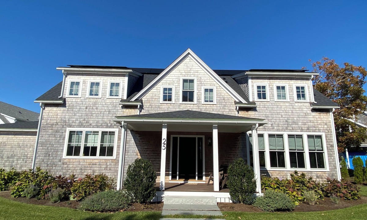 Katama House | Enjoy Fall 2026 on the Vineyard! Spacious 5 BR house in charming Edgartown
