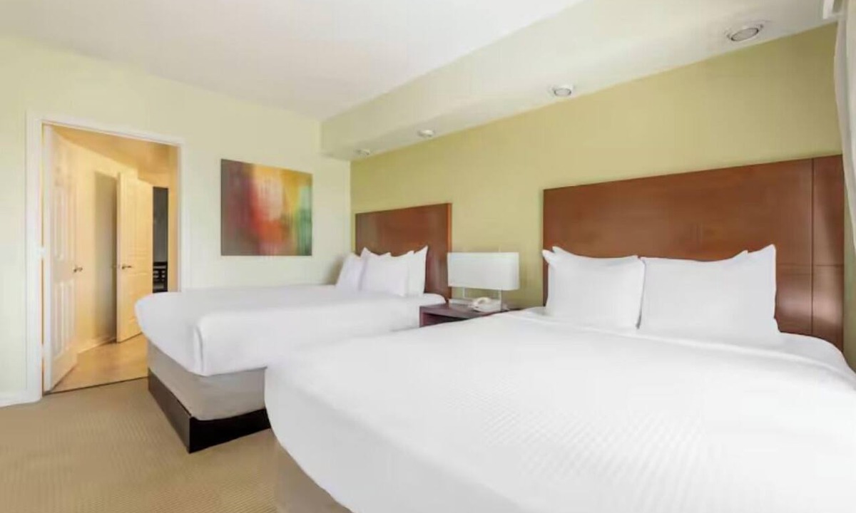 West Kissimmee Hotel | Enjoy Golf Views at Spacious Unit w/Kitchen – Close to Disney World