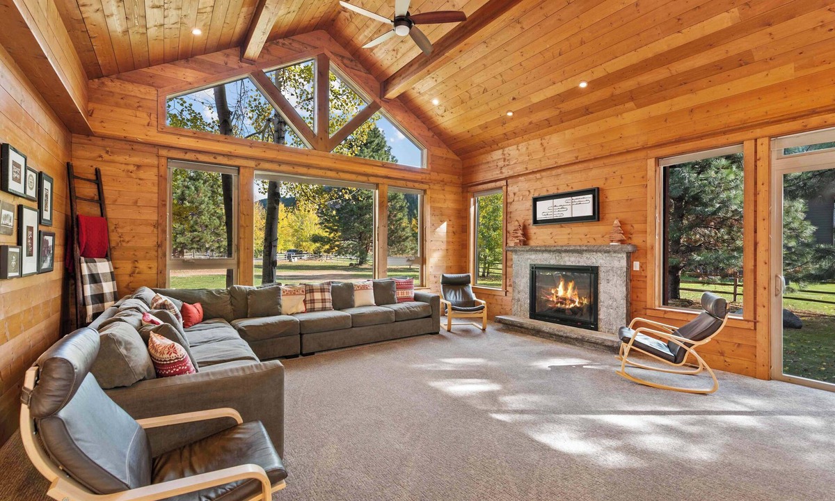 Leavenworth Cabin | Enjoy mountain views, private beach with river access, or relax in the hot tub