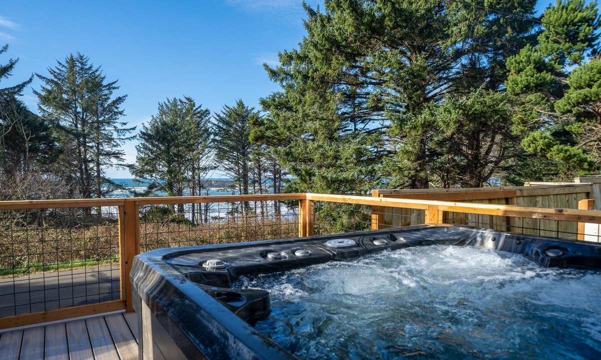 Otter Rock House | Enjoy sunsets from the hot tub after surfing & beachcombing at Otter Rock Oasis!