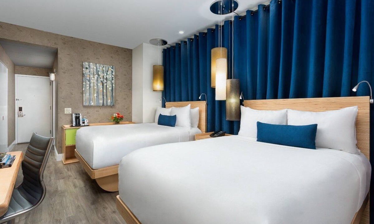 Central Park West Hotel | Enjoy The City Life In The Heart Of NYC! Pet-friendly, Onsite Bar & Restaurants