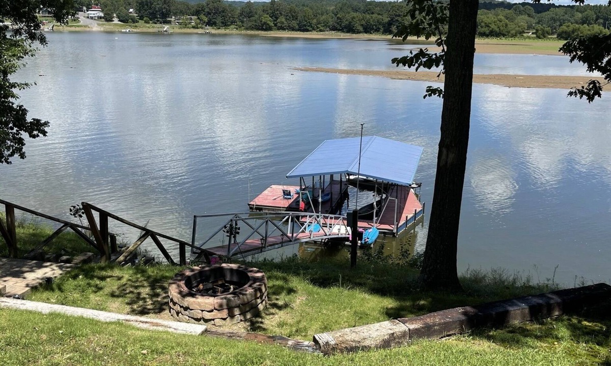Crane Hill House | Enjoy the lake while still close to all Cullman has to offer!