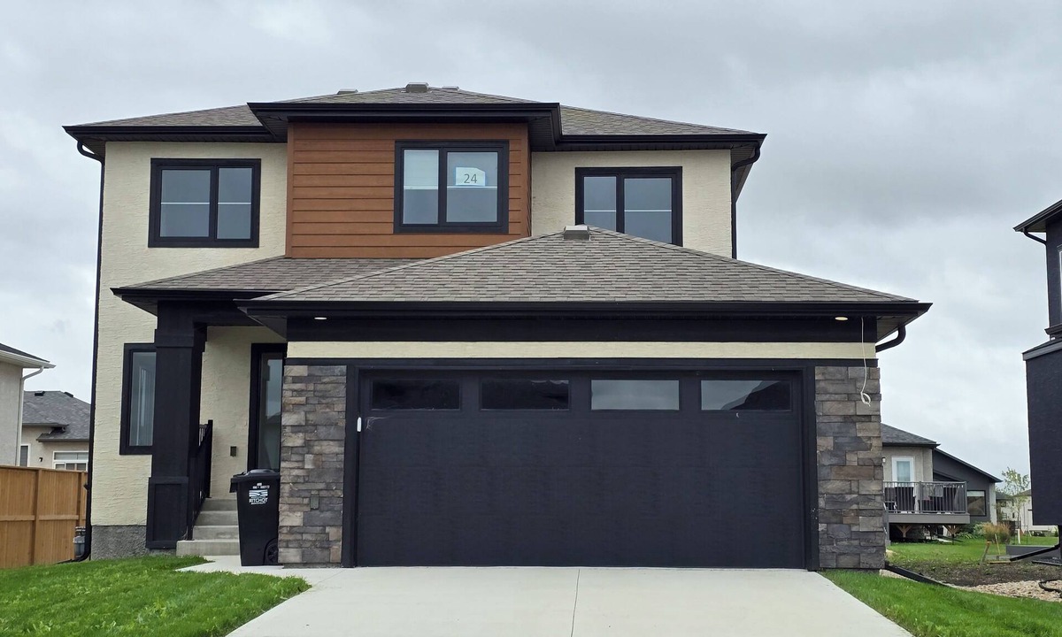 St. Adolphe House | Enjoy this modern ENTIRE HOME in a welcoming and family-friendly neighbourhood!