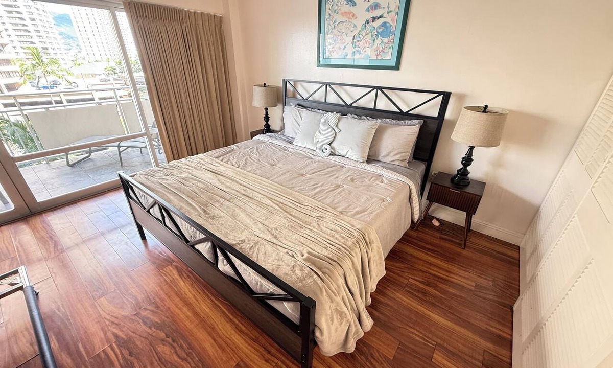Waikiki Apartment | Enjoyable 1-bedroom condo with AC in charming Honolulu