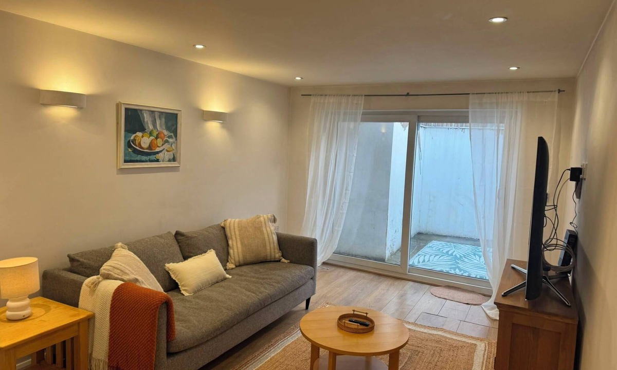 Hampton Wick Apartment | Enjoyable 3-bedroom apartment in charming Hampton Wick neighborhood