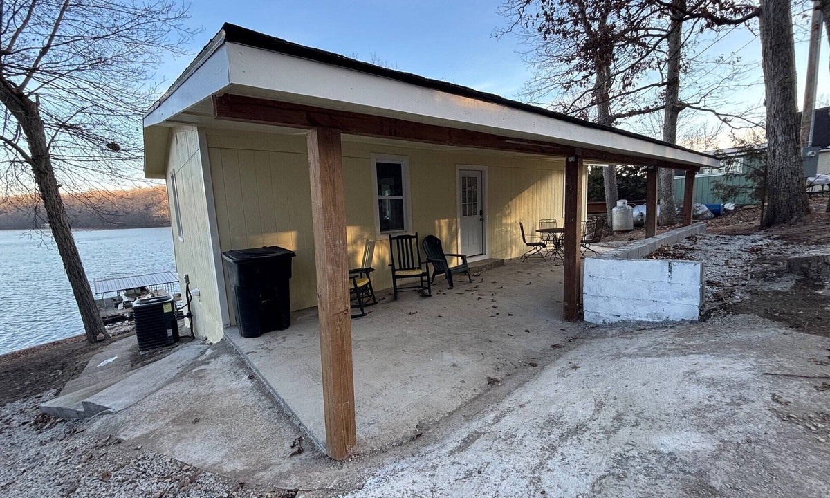 Versailles House | Enjoyable 3-bedroom house in charming Ozarks Cove