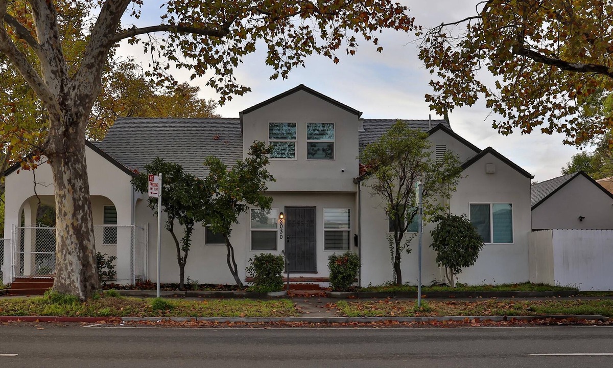 Poverty Ridge House | Enjoyable 4-bedroom house with AC in charming Sacramento
