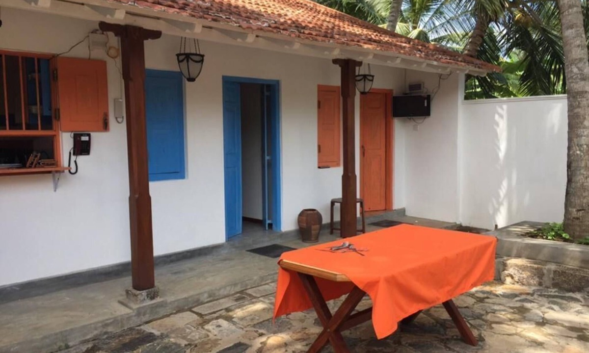 Dondra Bed & Breakfast | Enjoyable bed & breakfast with AC in Dondra - 2 bedrooms